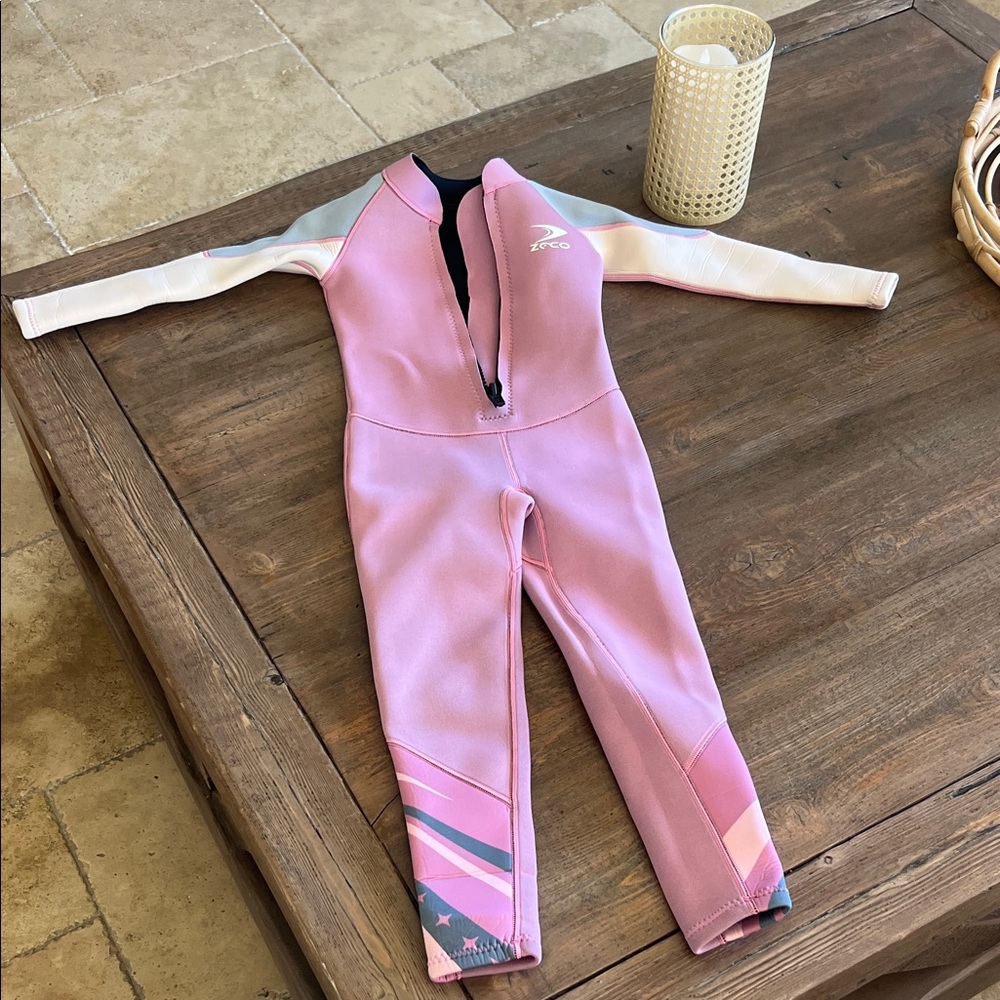 Wetsuit new girls size small ZCCO